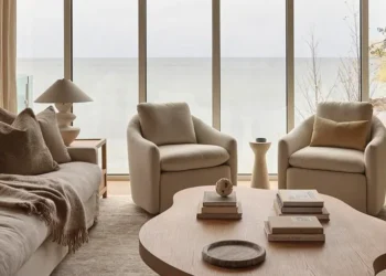 &Pierre Designs Georgian Bay Beach House for Year-Round Coastal Living