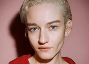 LOEWE Welcomes Julia Garner as Global Brand Ambassador