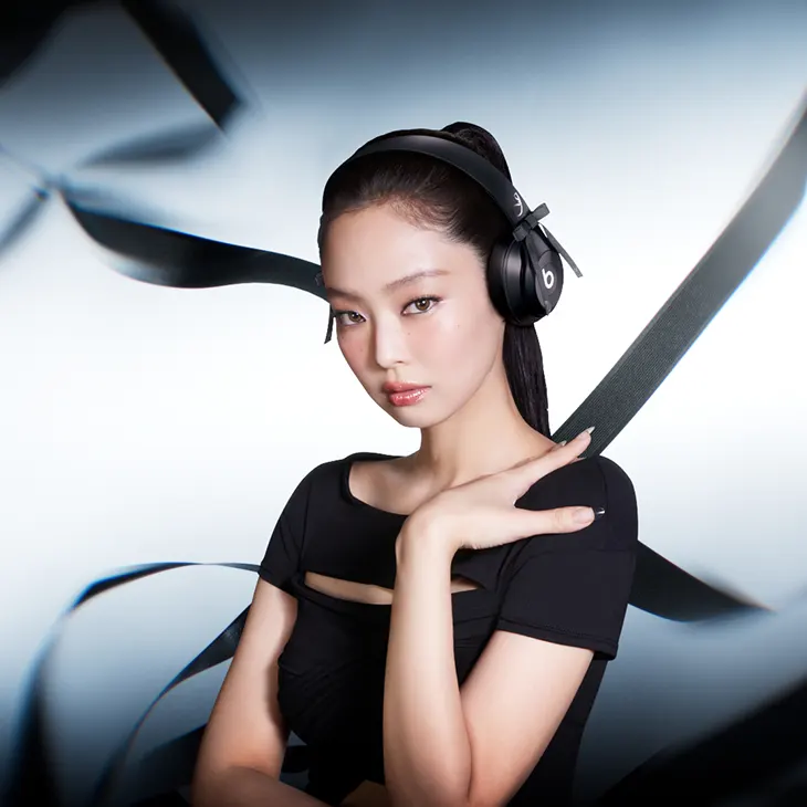 Beats x JENNIE Solo 4 Onyx Black