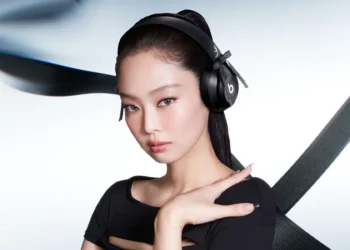 Beats x JENNIE Reveal Solo 4 Onyx Black with Unreleased Track