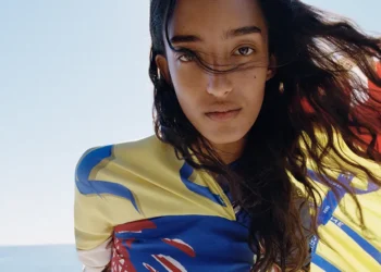 CELINE Pairs a Visual Tone With Cinematic Seascapes for Été 2026
