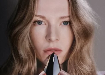 Hunter Schafer Is the Face of Mugler Angel Blush Fragrance