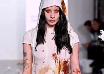 10 Fashion Shows That Broke the Rules