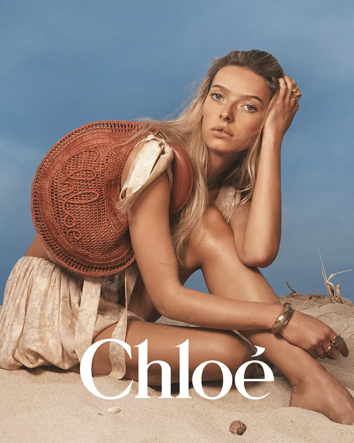 Apple Martin Chloé à la Plage 2026 