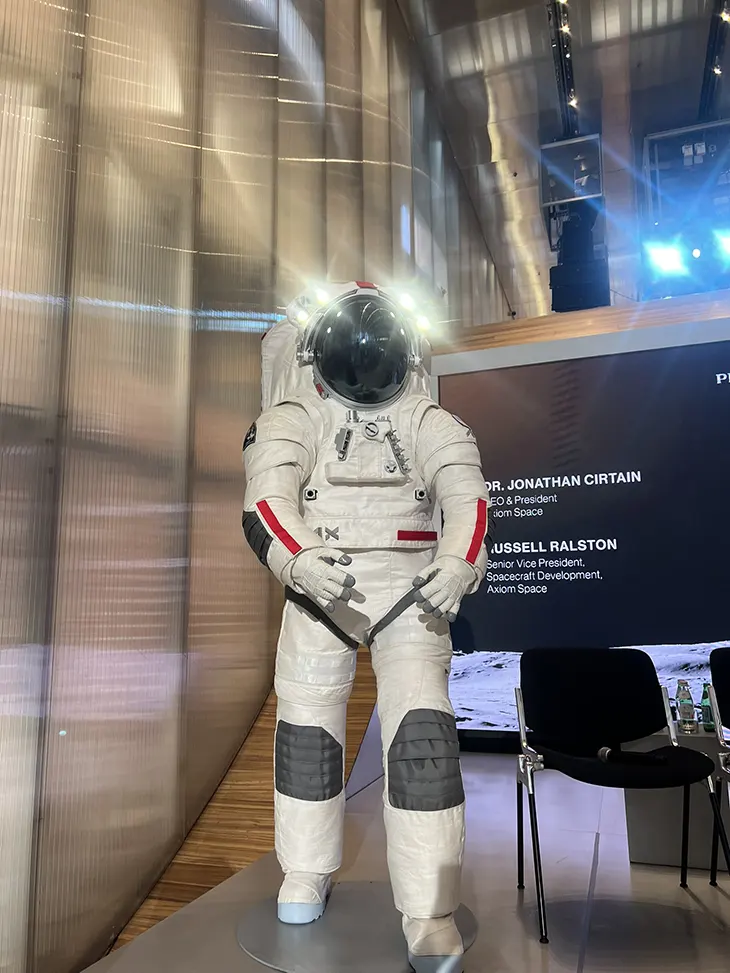 axiom space suite