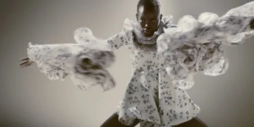 McQueen Returns to London Fashion Week for SS27