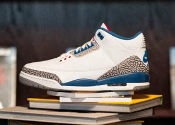 Air Jordan 3 True Blue
