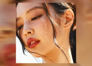 JENNIE Explores Summer Romance in “Less than a Lover”