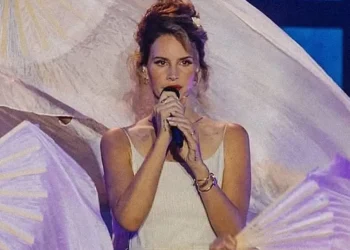 Lana Del Rey Confirms a Companion Album to “Stove”