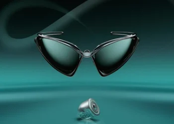 Oakley Explores the Geometry of a Single Line With Infiniloop