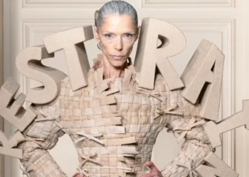 Viktor&Rolf FW26 Couture Turns Restraint Into Decadence