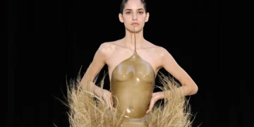 Ashi Studio FW26 Couture Turns Dressing Into a Change of Skin