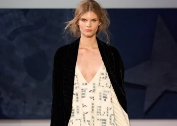 Maria Grazia Chiuri Reframes Desire at Fendi Couture