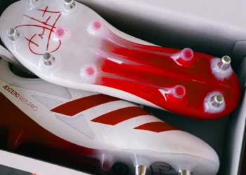 ADIZERO RS15
