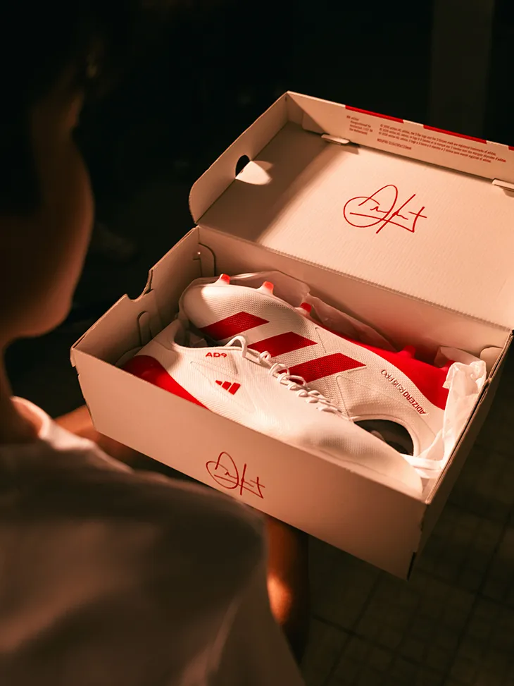 ADIZERO RS15