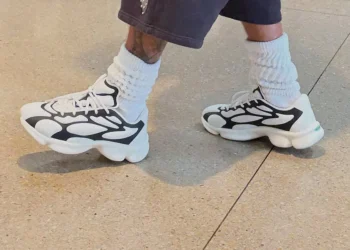 Justin Bieber Gives First Look at SKYLRK Sensory Runner