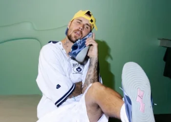 Justin Bieber Teases a SKYLRK Phone
