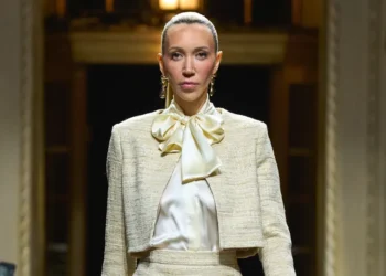Dennis Basso SS27 Brings Uptown Glamour Downtown