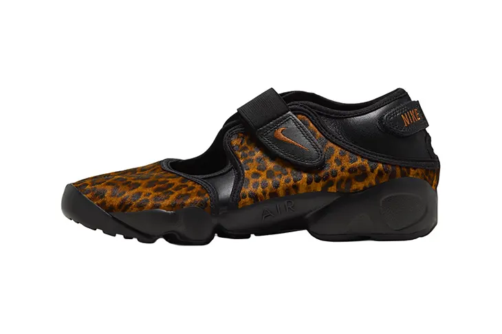 Nike Air Rift “Black/Desert Ochre” 