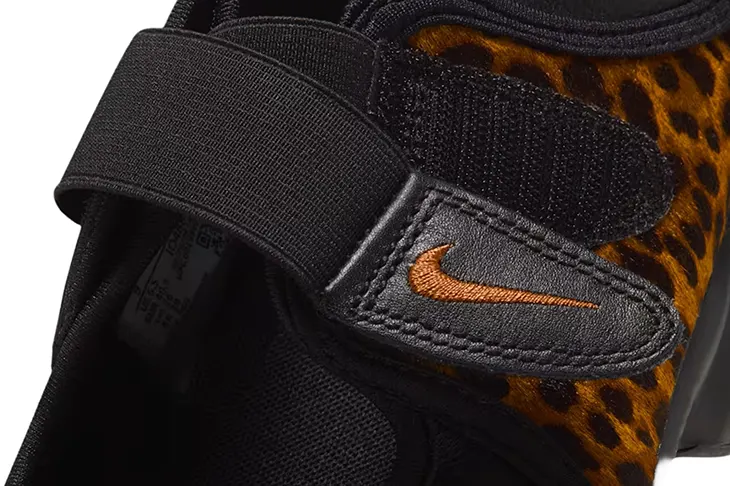 Nike Air Rift “Black/Desert Ochre” 